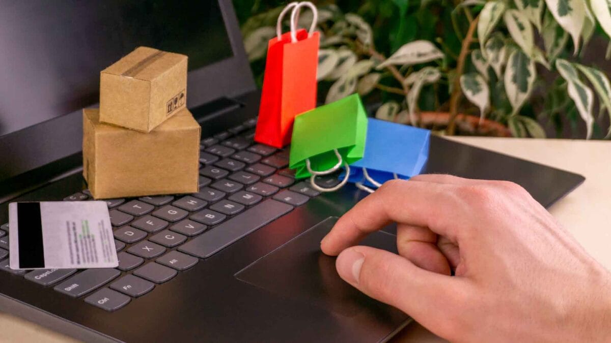Shopify site kurma süreci ile e-ticaret dünyasına hızlı ve kolay bir giriş yapabilirsiniz.